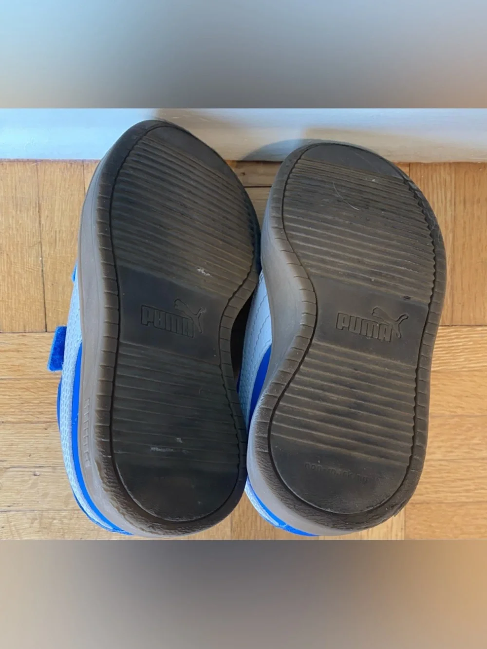 Kids Puma Velcro Sneakers - Picture 4 of 7
